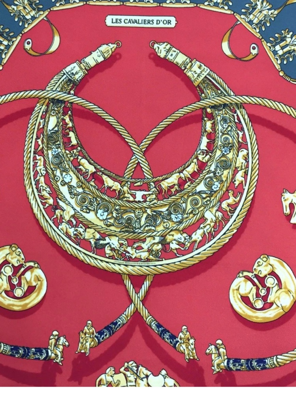 HERMES LES CAVALIERS D'OR Gavroche Petit Carre Silk 100% Scarf - Picture 3 of 5